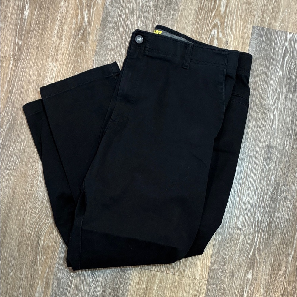 40 x 30 Men's Black Slacks by Lee.
